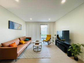 2Br Apt near Airpot Bay City with Parking, Sydney